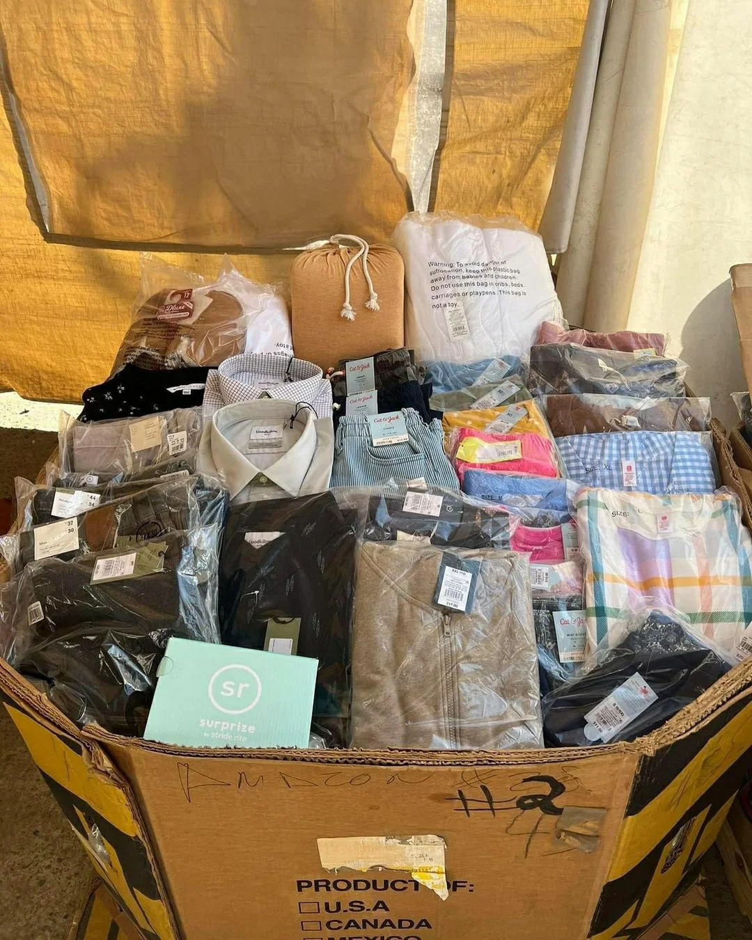 Wholesale Clothing Pallets with Mixed Apparel